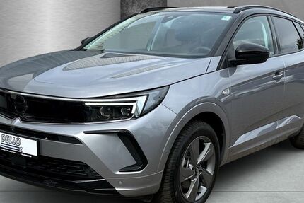 Opel Grandland (X) 3.664 km 30.990 € Hamburg 22117