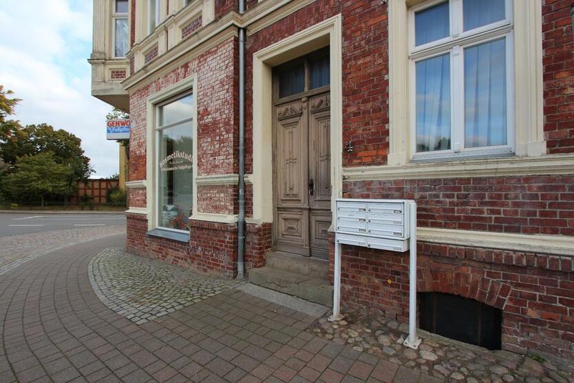 Modernisierte Altbauwohnung mit 3 Zimmern und Wohnküche! zimmer