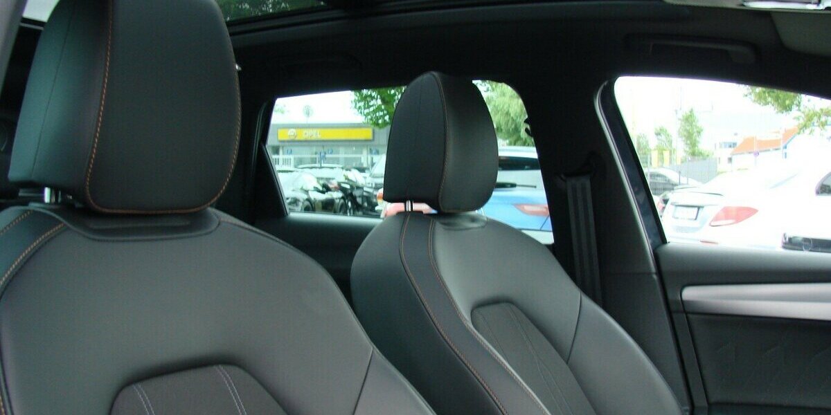 Cupra Leon ST eTSi ACC Panorama Vision Plus LED Beats 5.999 km 26.980 &euro; Falkensee 14612