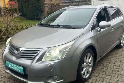 Toyota Avensis 215.000 km 6.450 &euro; Düsseldorf 40589