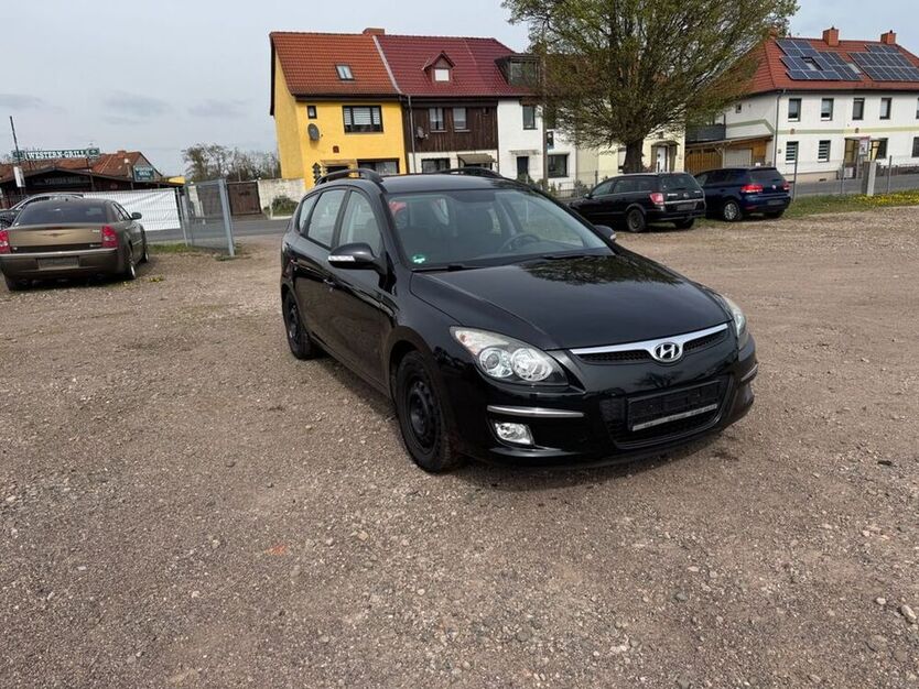 i30