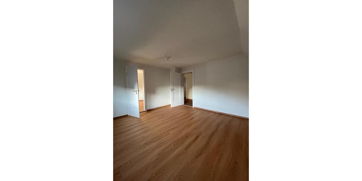 Dachgeschoßwohnung Albstadt - 3 Zimmer, 66 m&sup2;, 640&euro; | Angebot:26058916