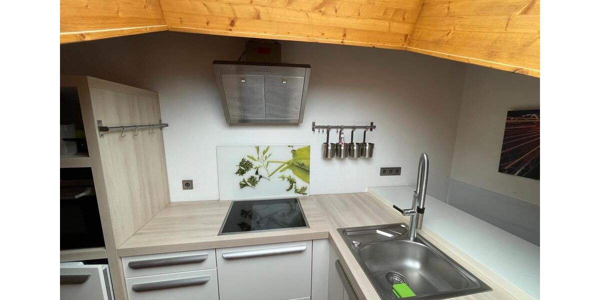 Dachgeschoßwohnung Pinneberg - 2 Zimmer, 80 m&sup2;, 990&euro; | Angebot:25023074