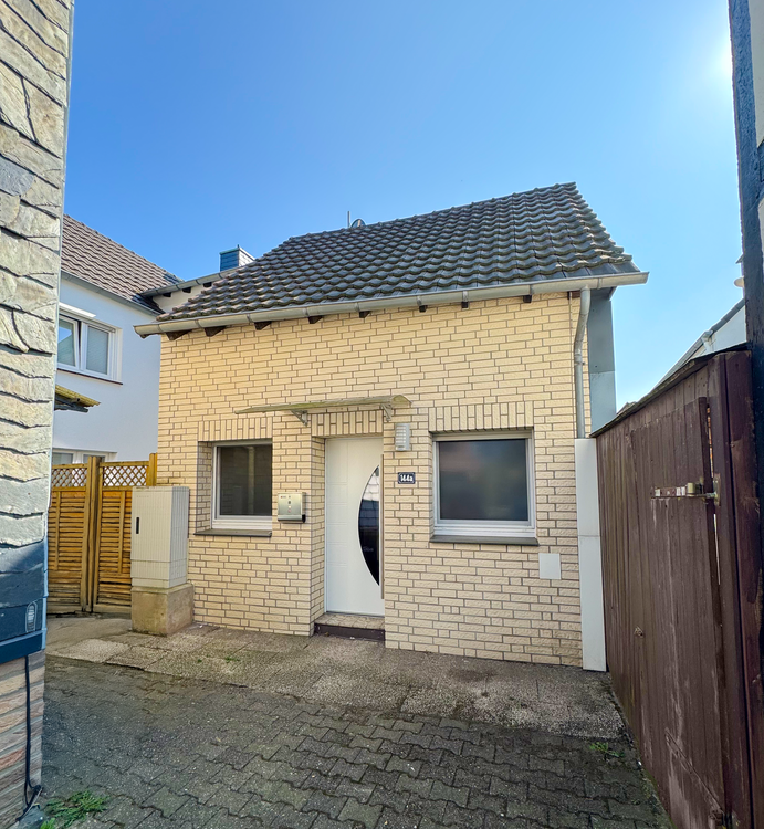 Haus zum Kaufen in Leverkusen 220.000 € 63 m²