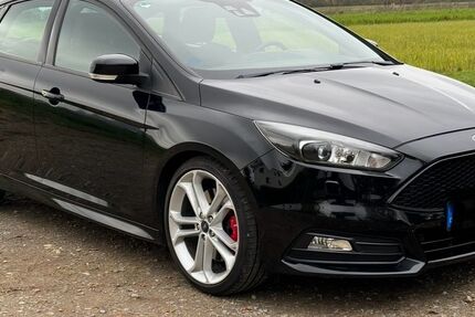 Ford Focus 208.967 km 8.880 € Stuttgart 70599