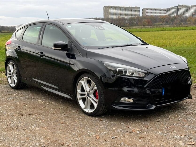 Ford Focus 208.967 km 8.880 € Stuttgart 70599