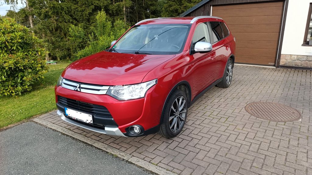 Mitsubishi Outlander 139.600 km 8.990 &euro; Adorf 08626