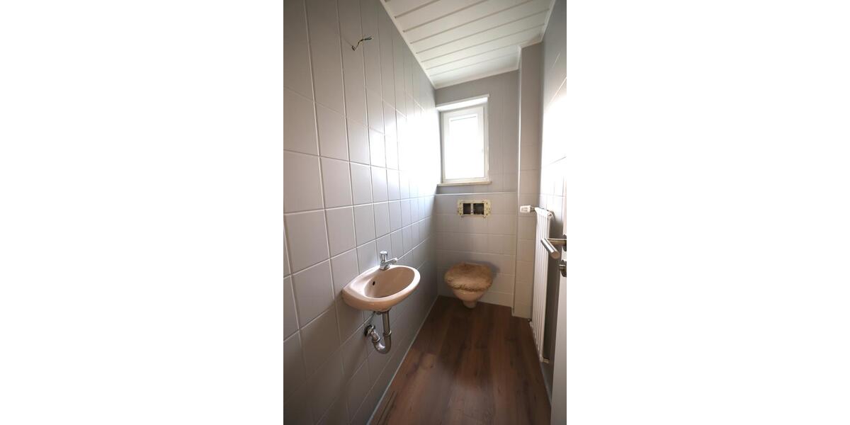 Moderne 5-Zimmer-Wohnung mit Balkon. 5 zimmer