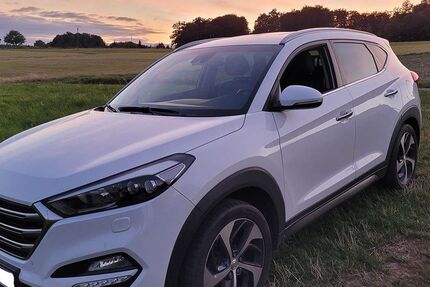 Hyundai TUCSON 161.500 km 12.800 &euro; Nauort 56237