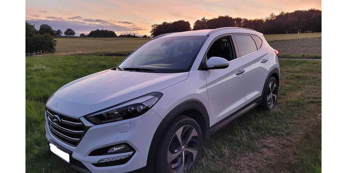 Hyundai TUCSON 161.500 km 12.800 &euro; Nauort 56237
