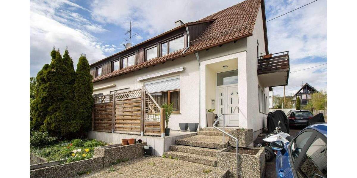 Großzu?gige Erdgeschosswohnung mit separatem Eingang, Terrasse und zusätzlicher Einliegerwohnung 3 zimmer