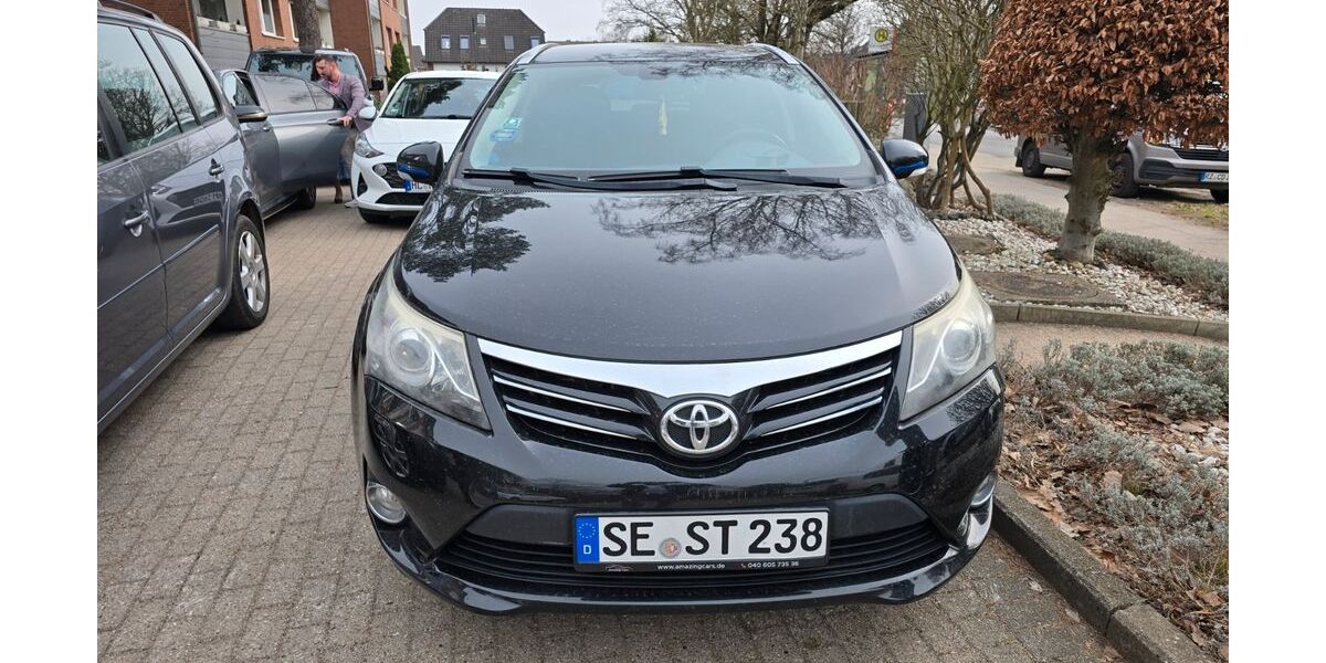 Toyota Avensis 208.352 km 5.850 &euro; Schwarzenbek 21493