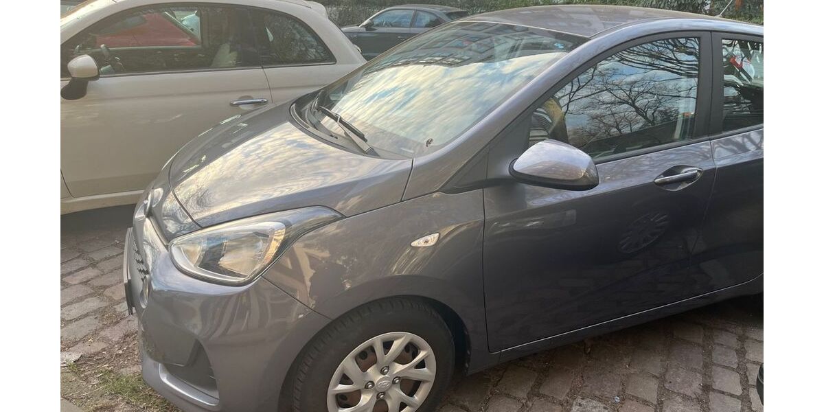 Hyundai i10 14.500 km 10.900 &euro; Hamburg 20144
