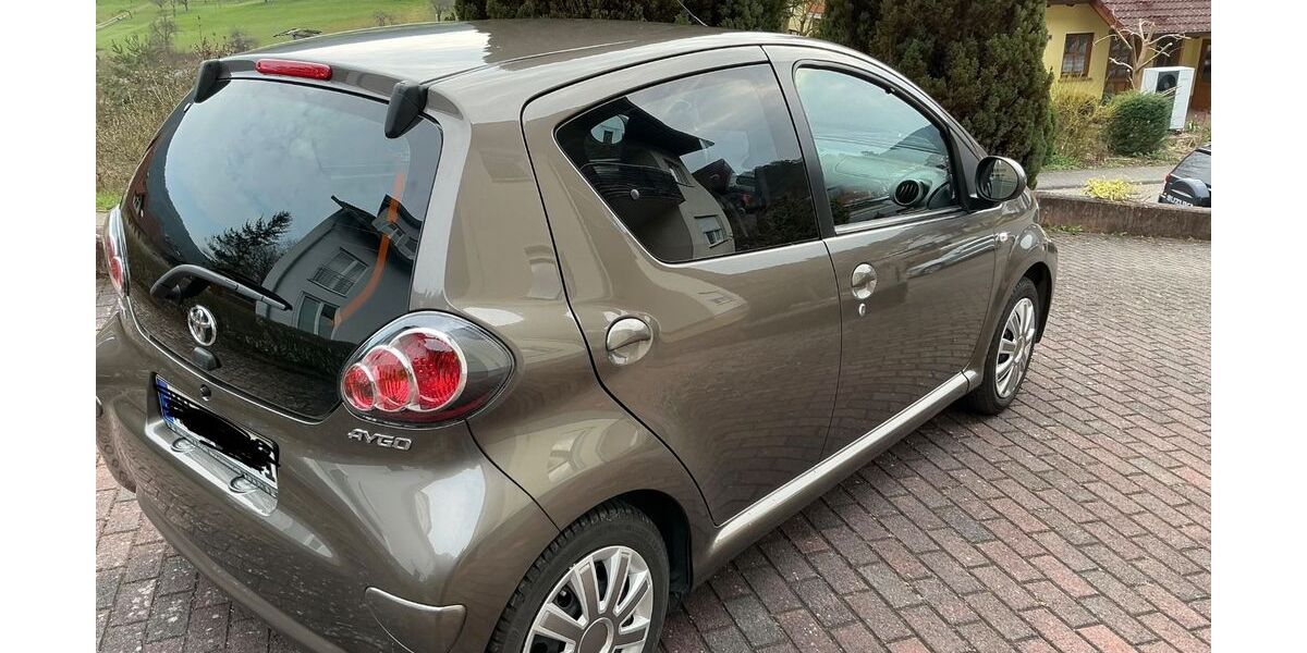 Toyota Aygo (X) 35.500 km 5.900 &euro; Weckbach 63937