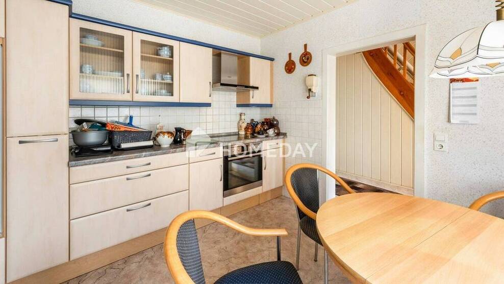 Gepflegte DHH mit Garage, Innenhof, Balkon und Ausbaupotenzial in ruhiger Lage