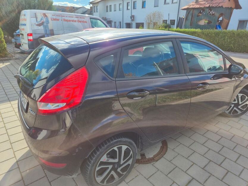 Ford Fiesta 162.000 km 2.500 € Kelheim 93309