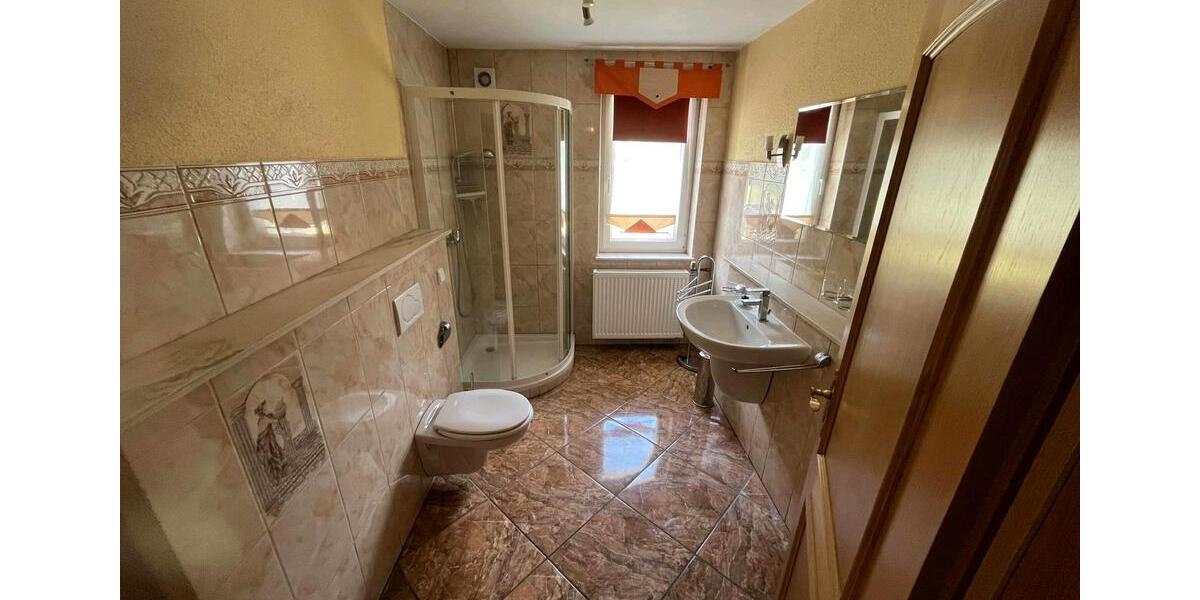 Einfamilienhaus Dermbach - 5 Zimmer, 140 m&sup2;, 165.000&euro; | Angebot:25157495