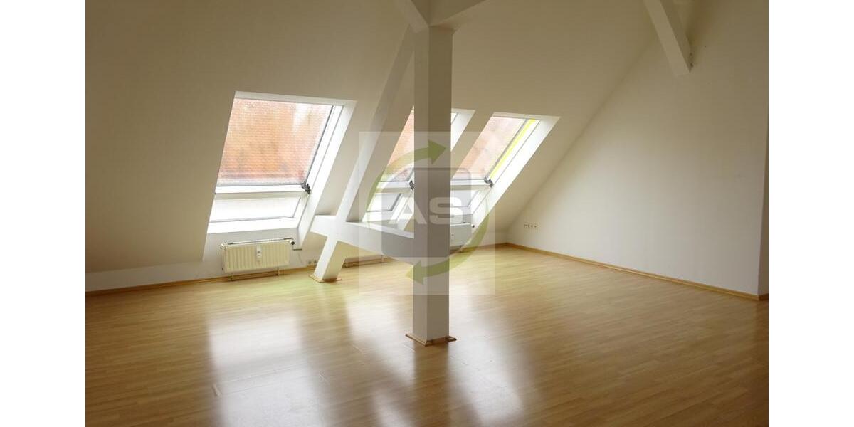 Dachgeschoßwohnung Zwickau - 2 Zimmer, 58 m&sup2;, 349&euro; | Angebot:24877898