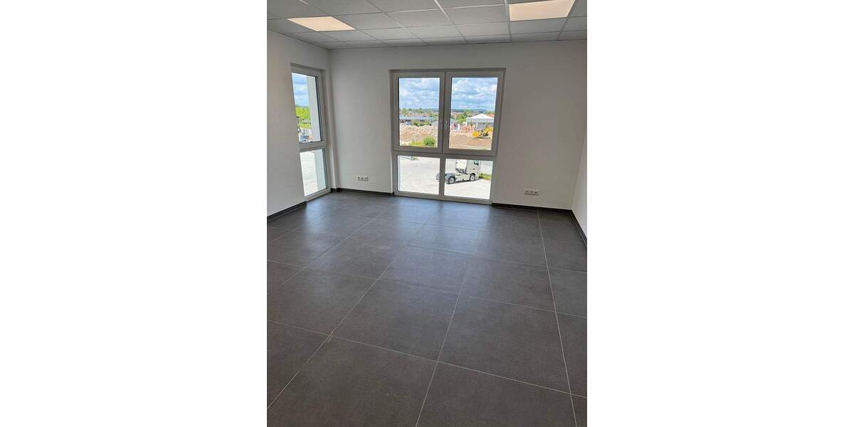 Gewerbeobjekt Lindhorst - 5 Zimmer, 207 m&sup2;, 2.200&euro; | Angebot:25681595