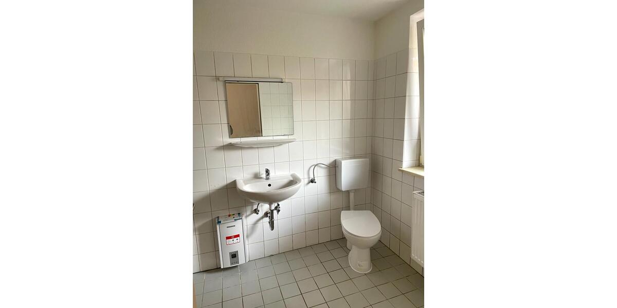 Wir erlassen Ihnen 2 Kaltmieten. Kleine Wohnung in Stadtnähe. 1 zimmer