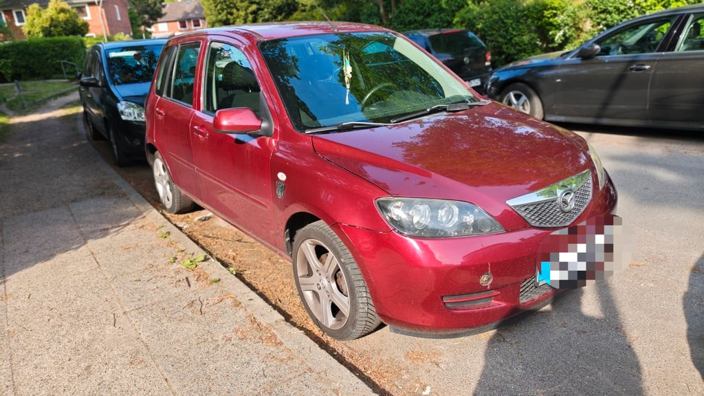 Mazda 2 124.070 km 2.399 &euro; Hamburg 22547