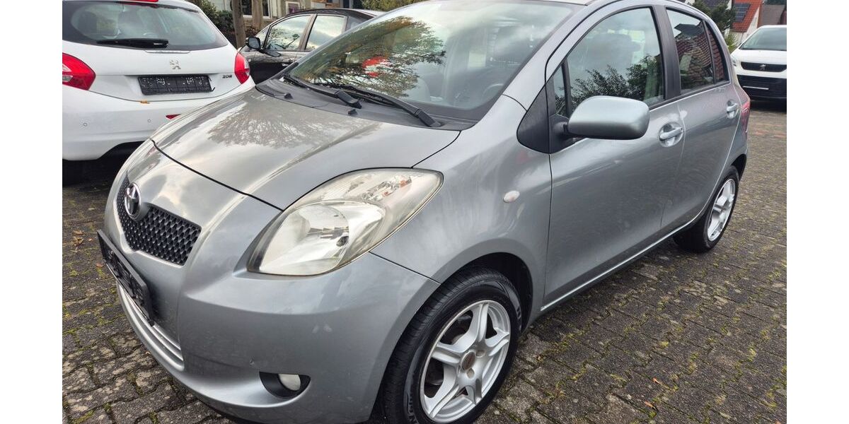 Toyota Yaris 79.000 km 3.500 &euro; Detmold 32756