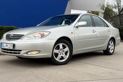 Toyota Camry 175.000 km 4.799 € Köln 50939