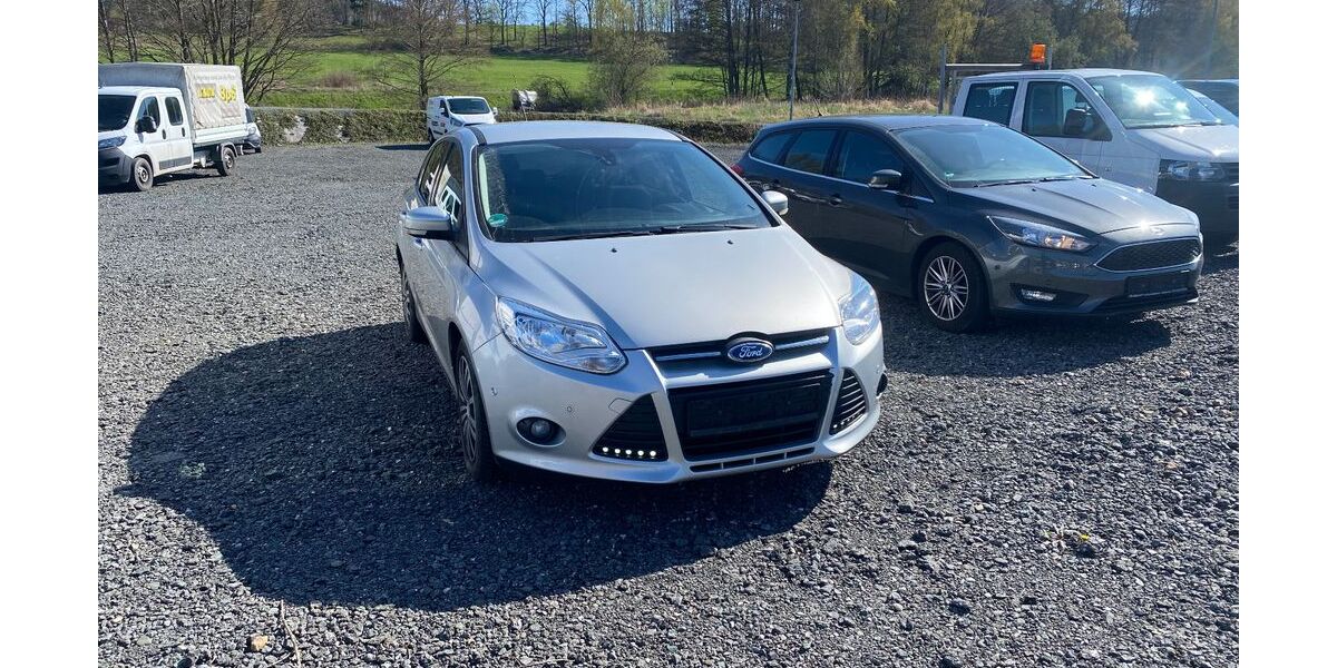 Ford Focus 157.110 km 3.990 &euro; Trieb 08239
