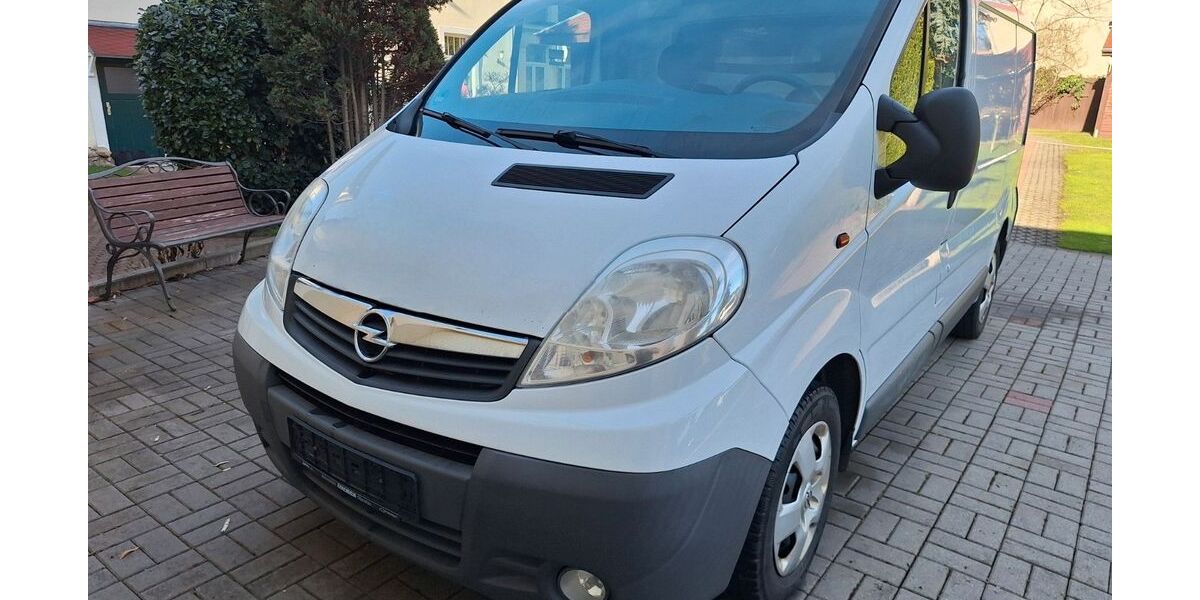 Opel Vivaro 208.000 km 5.499 &euro; Radebeul 01445