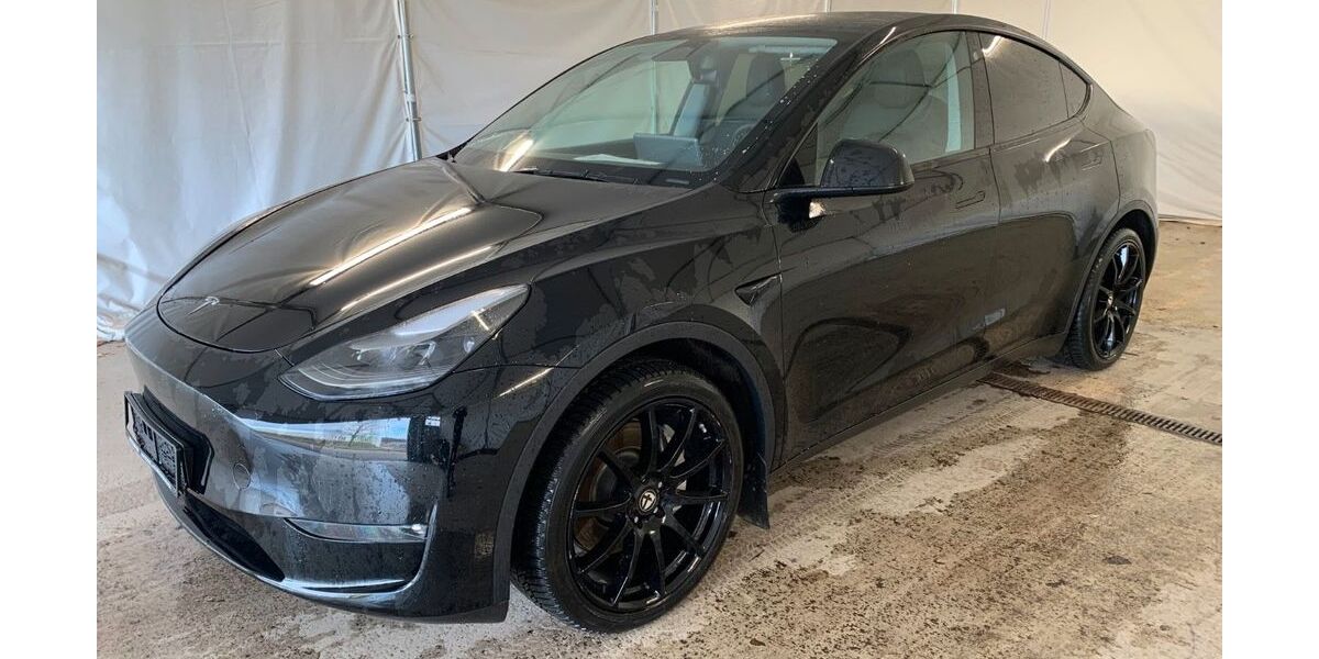 Tesla Model Y 150.000 km 26.950 &euro; Steinbach-Hallenberg OT Herges-Hallenberg 98587