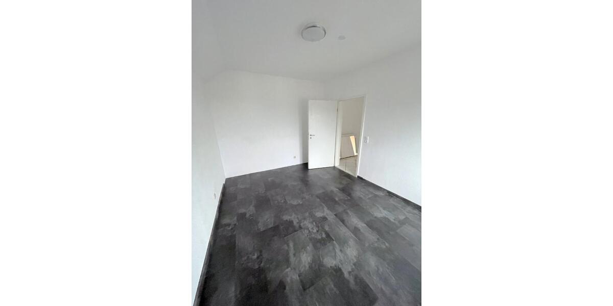 Dachgeschoßwohnung Iserlohn Grüne - 3 Zimmer, 82 m&sup2;, 179.000&euro; | Angebot:27449139