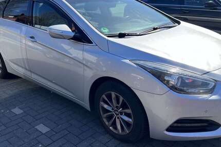 Hyundai i40 112.500 km 9.100 &euro; Hamburg 22145