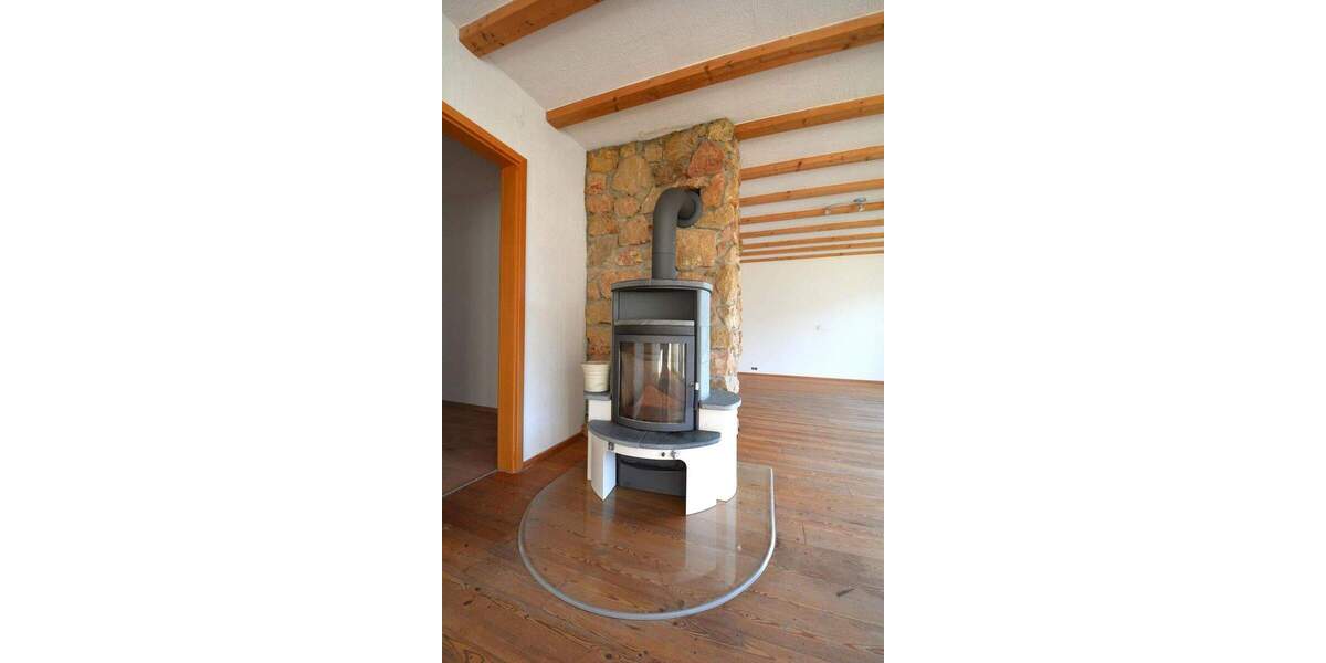 Ruhig gelegenes Wohnhaus mit Balkon, Terrasse, Garage, Carport und Aussicht in Gerolstein-Müllenborn 5 zimmer