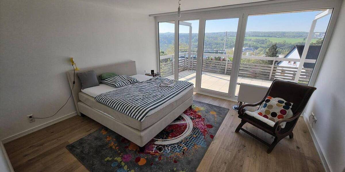 Bungalow Pforzheim Nordstadt - 6 Zimmer, 171 m&sup2;, 2.200&euro; | Angebot:26277512