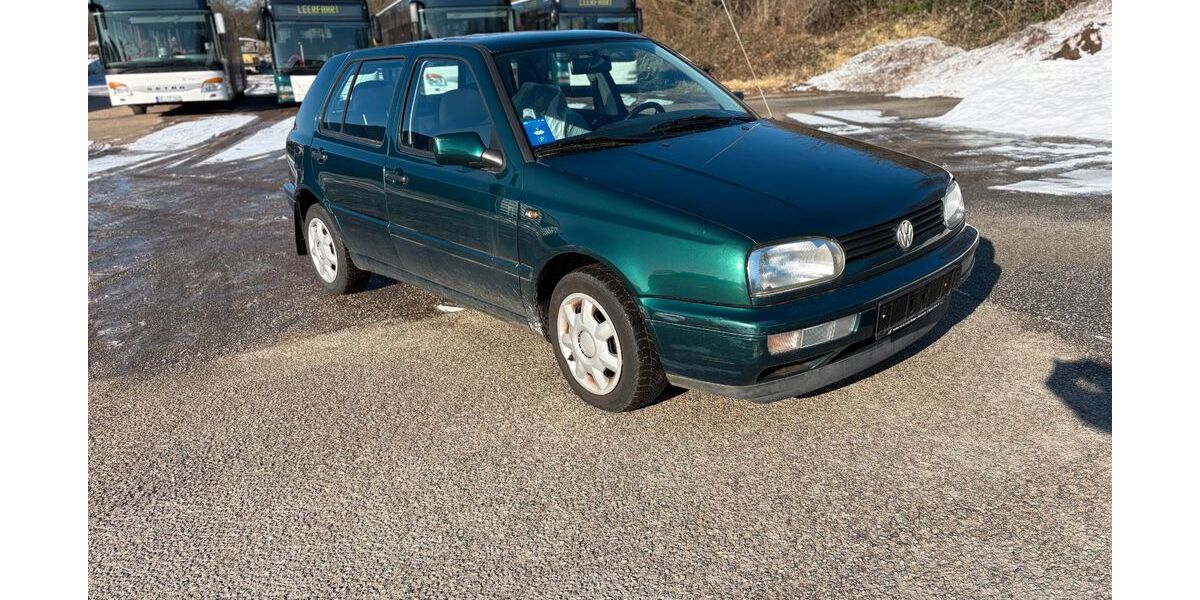 VW Golf 57.000 km 1.600 &euro; Hattstedt 25856
