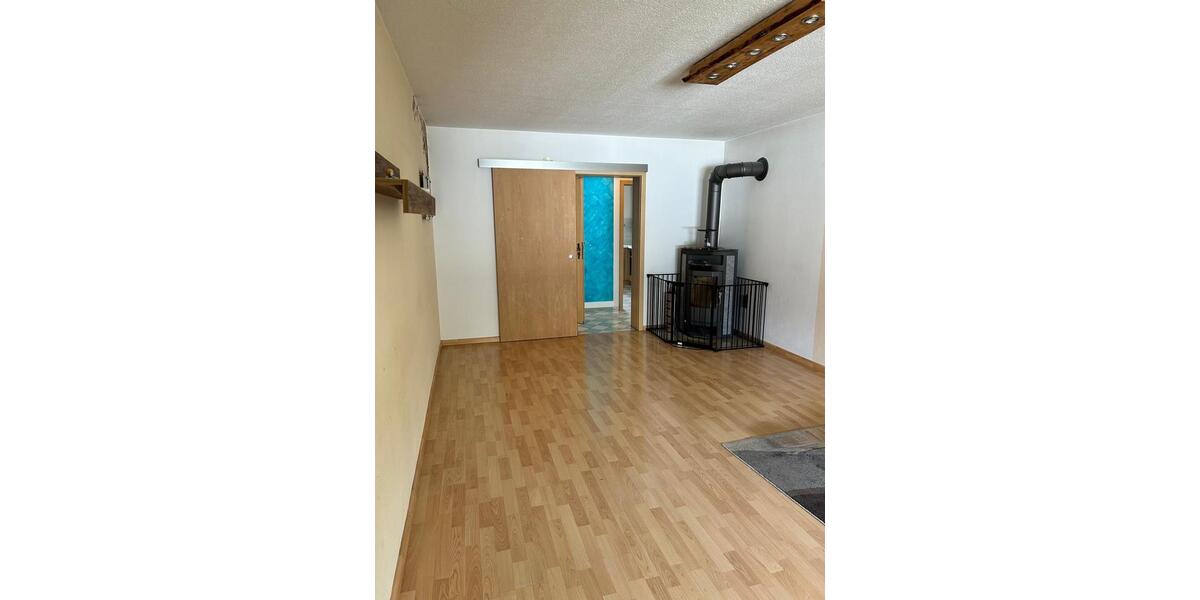 Etagenwohnung Tacherting - 4 Zimmer, 85 m&sup2;, 1.000&euro; | Angebot:26350699