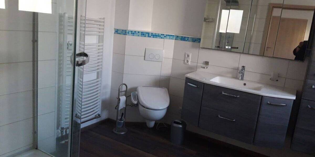 Etagenwohnung Amberg Schäflohe - 4 Zimmer, 120 m&sup2;, 1.075&euro; | Angebot:26064397