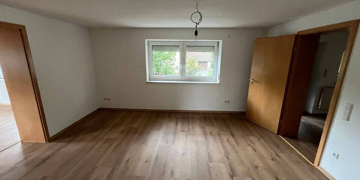 Etagenwohnung Viechtach - 4 Zimmer, 120 m&sup2;, 750&euro; | Angebot:26908959