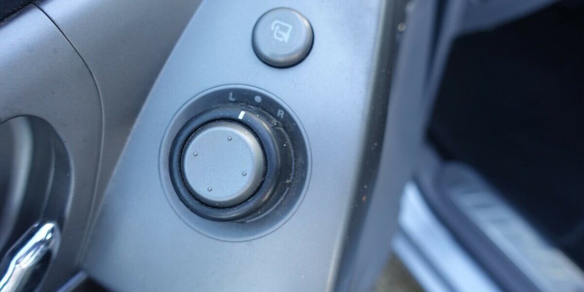 SsangYong Rodius 7-Sitzer Sitzheizung Ganzjahresreifen Alu 129.400 km 7.950 &euro; Neumarkt/OPf 92318