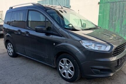Ford Tourneo Courier 100.000 km 4.990 &euro; Halle 06118