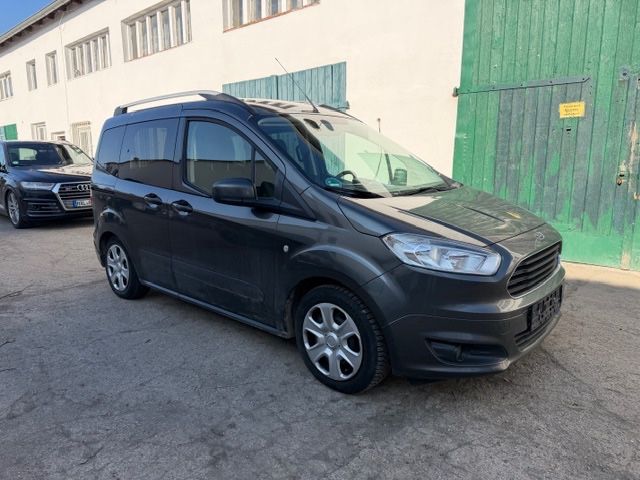 Ford Tourneo Courier 100.000 km 4.990 &euro; Halle 06118