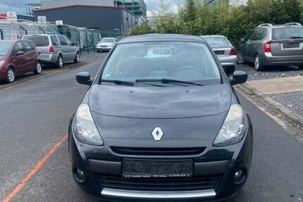 Renault Clio 202.000 km 1.999 &euro; Hanau 63457