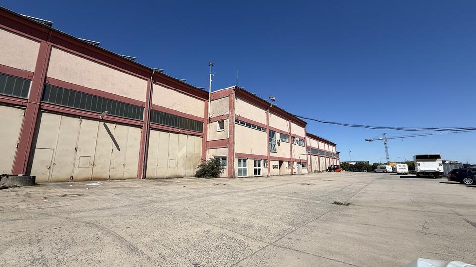 Teilbare Hallen- und Lagerflächen zur Miete am Bindlacher Berg zimmer