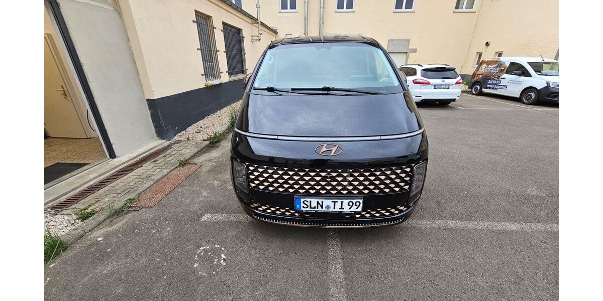 Hyundai STARIA 47.600 km 35.900 &euro; Schmölln 04626