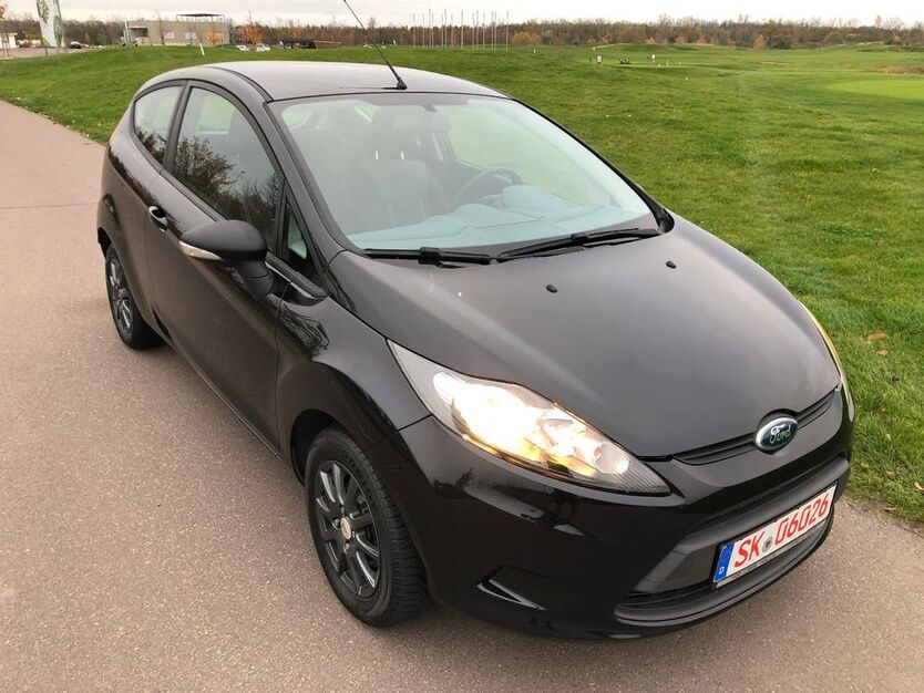 Ford Fiesta 79.000 km 4.399 € HALLE 06116