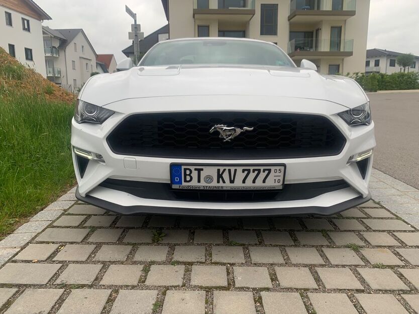 Ford Mustang 95.000 km 30.999 € Auerbach 91275