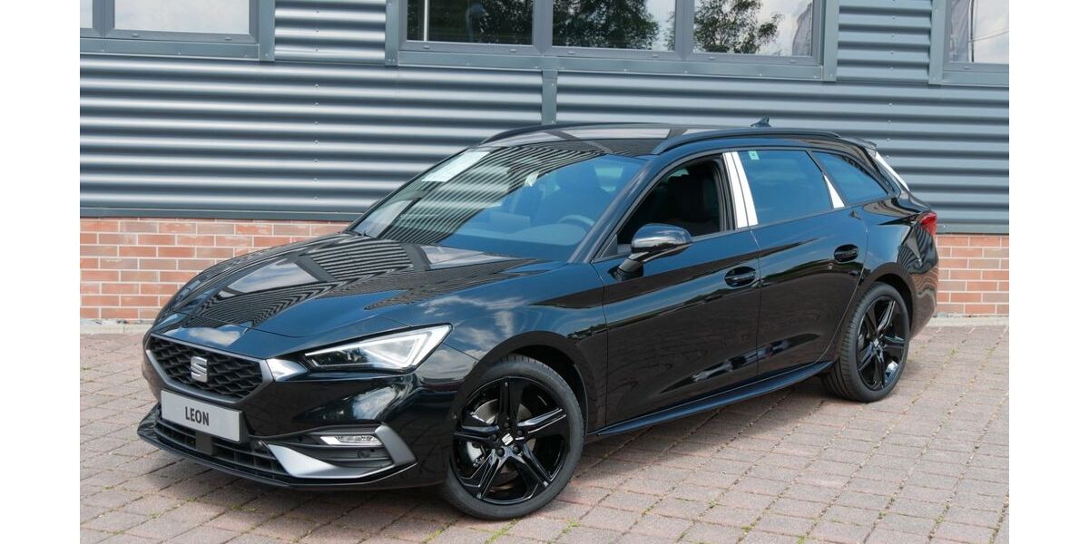 Seat Leon 2.500 km 33.790 &euro; Schneeberg 08289