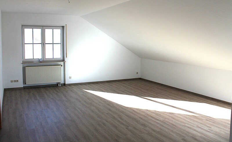 Johannesberg bei Aschaffenburg (Südhang): 2 ZKB mit Balkon zu vermieten - Dachgeschoßwohnung Johannesberg | Angebot:27079425