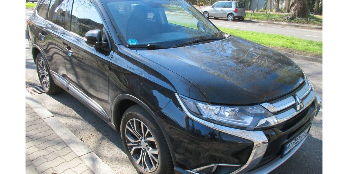 Mitsubishi Outlander 289.000 km 7.900 &euro; Berlin 12357
