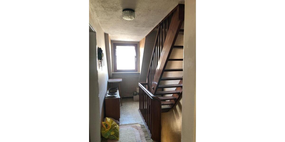 Doppelhaushälfte Hammelburg - 6 Zimmer, 140 m&sup2;, 195.000&euro; | Angebot:26384634